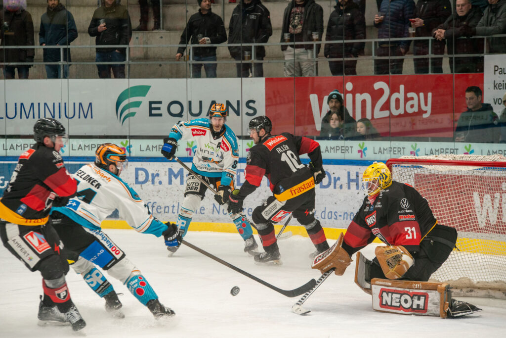 Erstes Heimspiel gegen Black Wings Linz